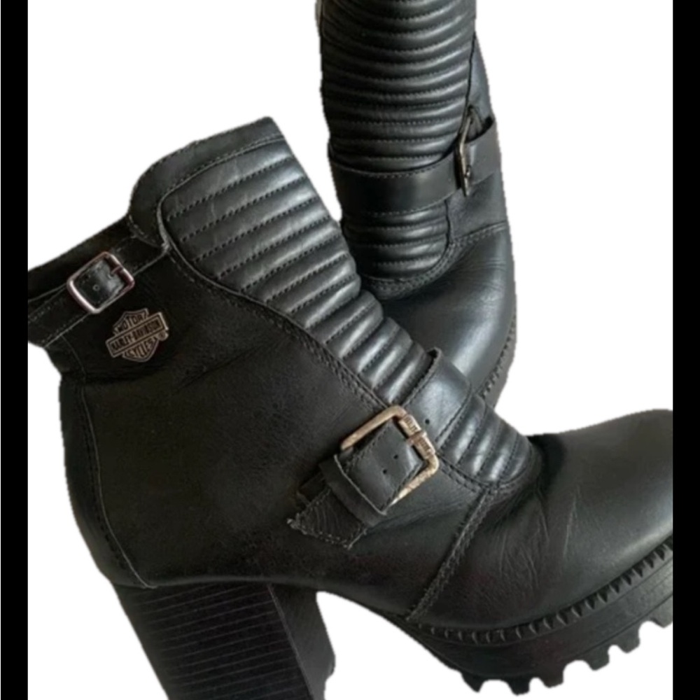 Harley Davidson size 7.5 moto
heeled boots